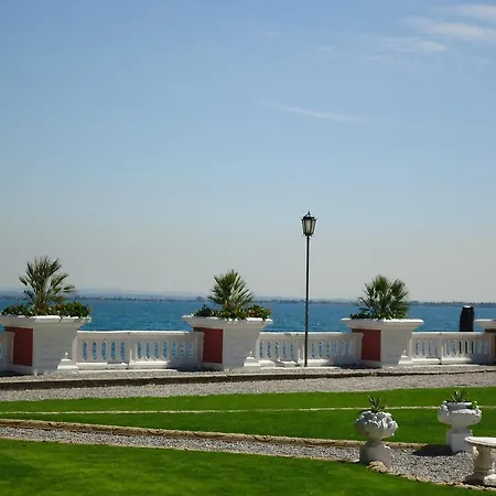 Garuti Village Aparthotel Padenghe sul Garda
